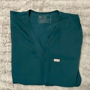 Caribbean Blue figs scrub top